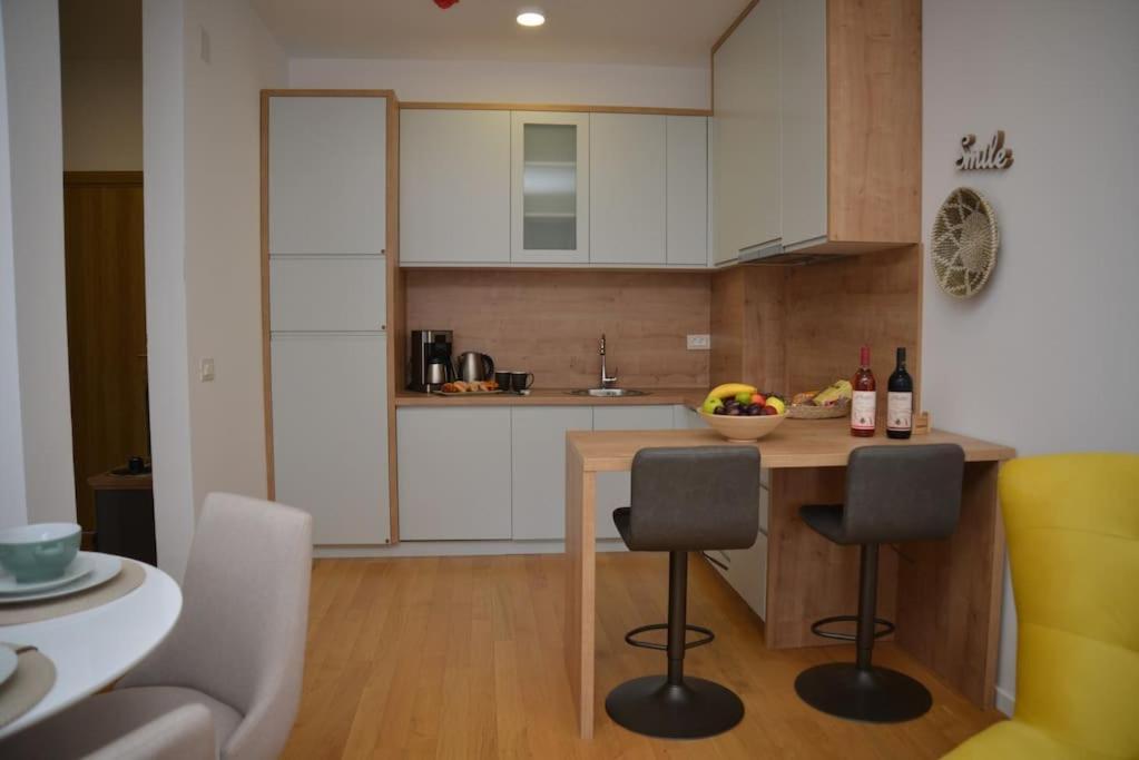 דירות קוטור Design Flat With Impressive Boka Bay View מראה חיצוני תמונה