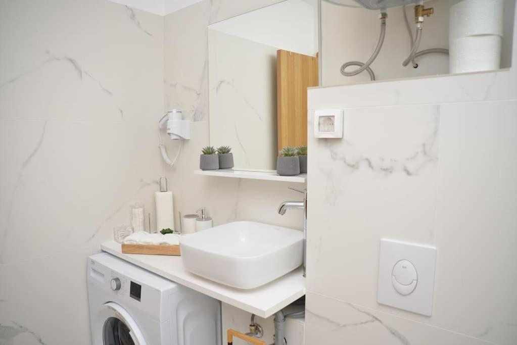 דירות קוטור Design Flat With Impressive Boka Bay View מראה חיצוני תמונה