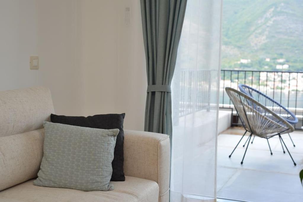 דירות קוטור Design Flat With Impressive Boka Bay View מראה חיצוני תמונה