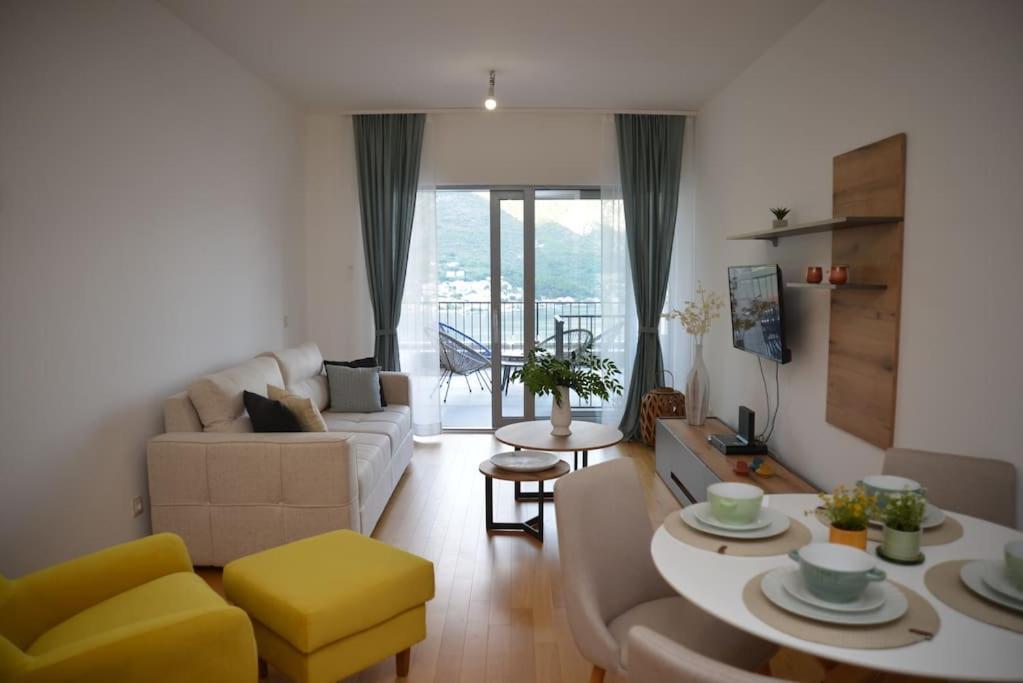 דירות קוטור Design Flat With Impressive Boka Bay View מראה חיצוני תמונה